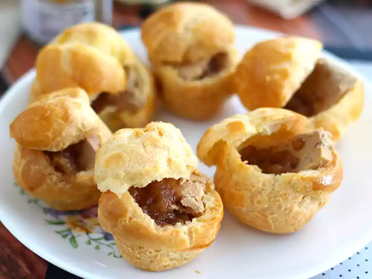 Petits choux au foie gras et confit d'oignon - photo 3