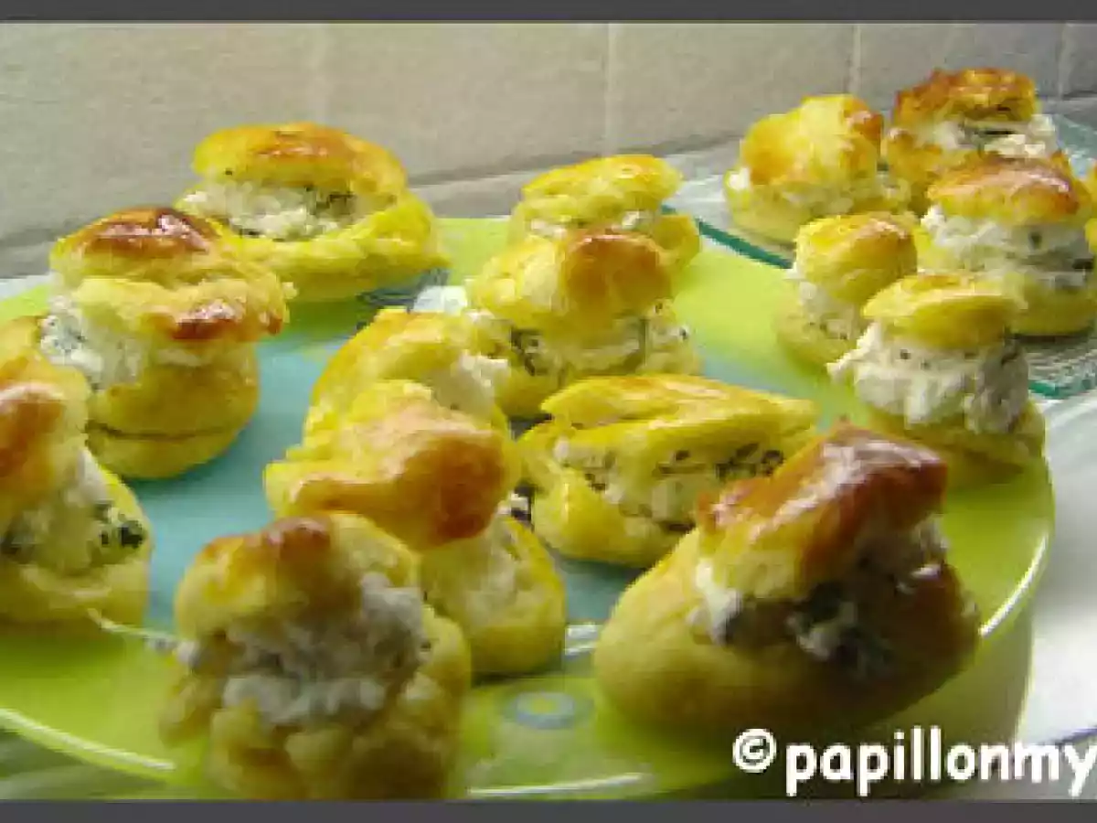 PETITS CHOUX AU FROMAGE DE CHEVRE ET HERBES (TYPE PROFITEROLES) - photo 2