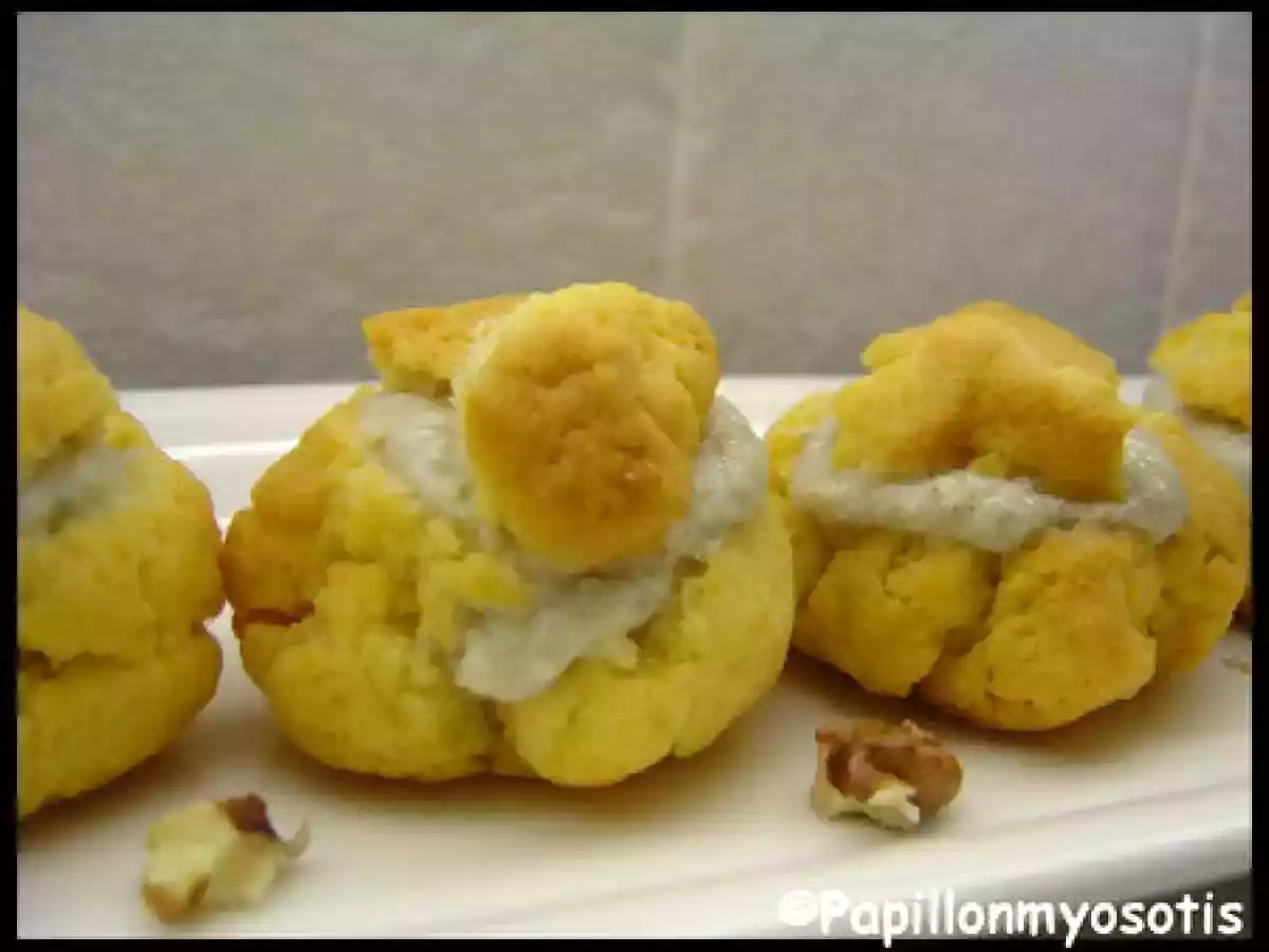 PETITS CHOUX MON FOURNIL A LA CREME DE ROQUEFORT, POIRE ET NOIX