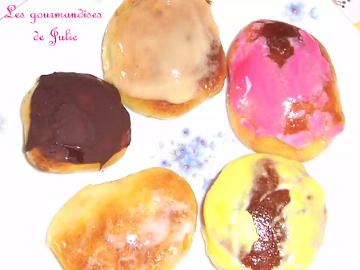 Petits choux sucrés : chocolat, caramel, violette, framboise, citron