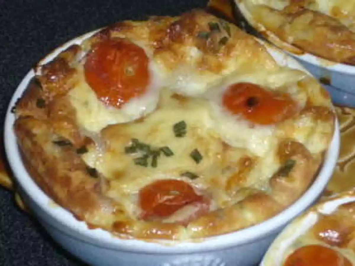 Petits clafoutis aux tomates cerise et Roquefort