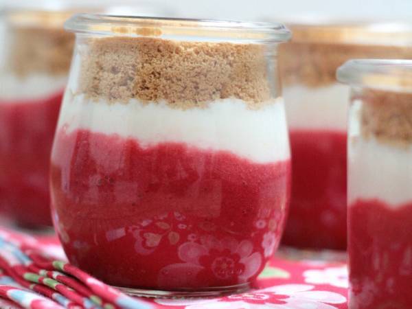 Petits desserts au yaourt, coulis de fruits et Spéculoos - photo 2