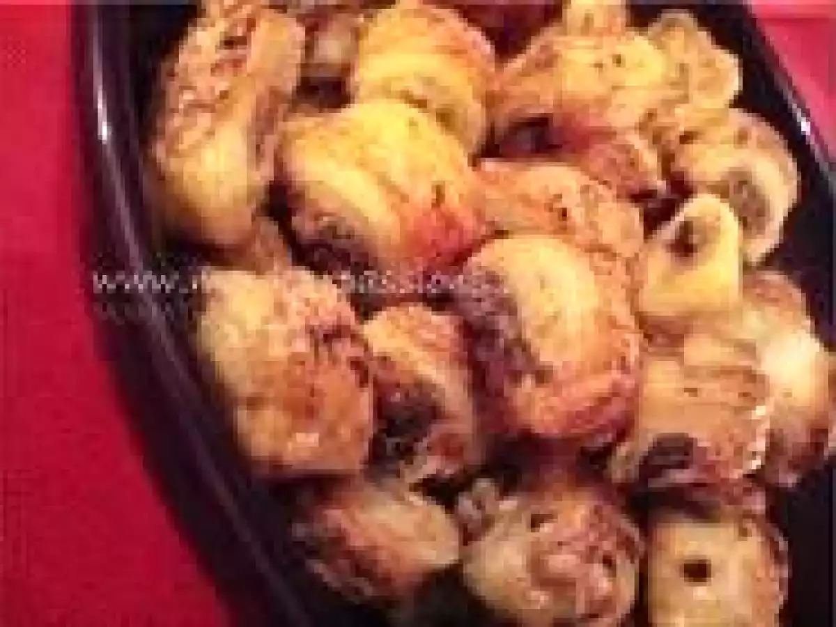 Petits feuilletés aux anchois et au thym