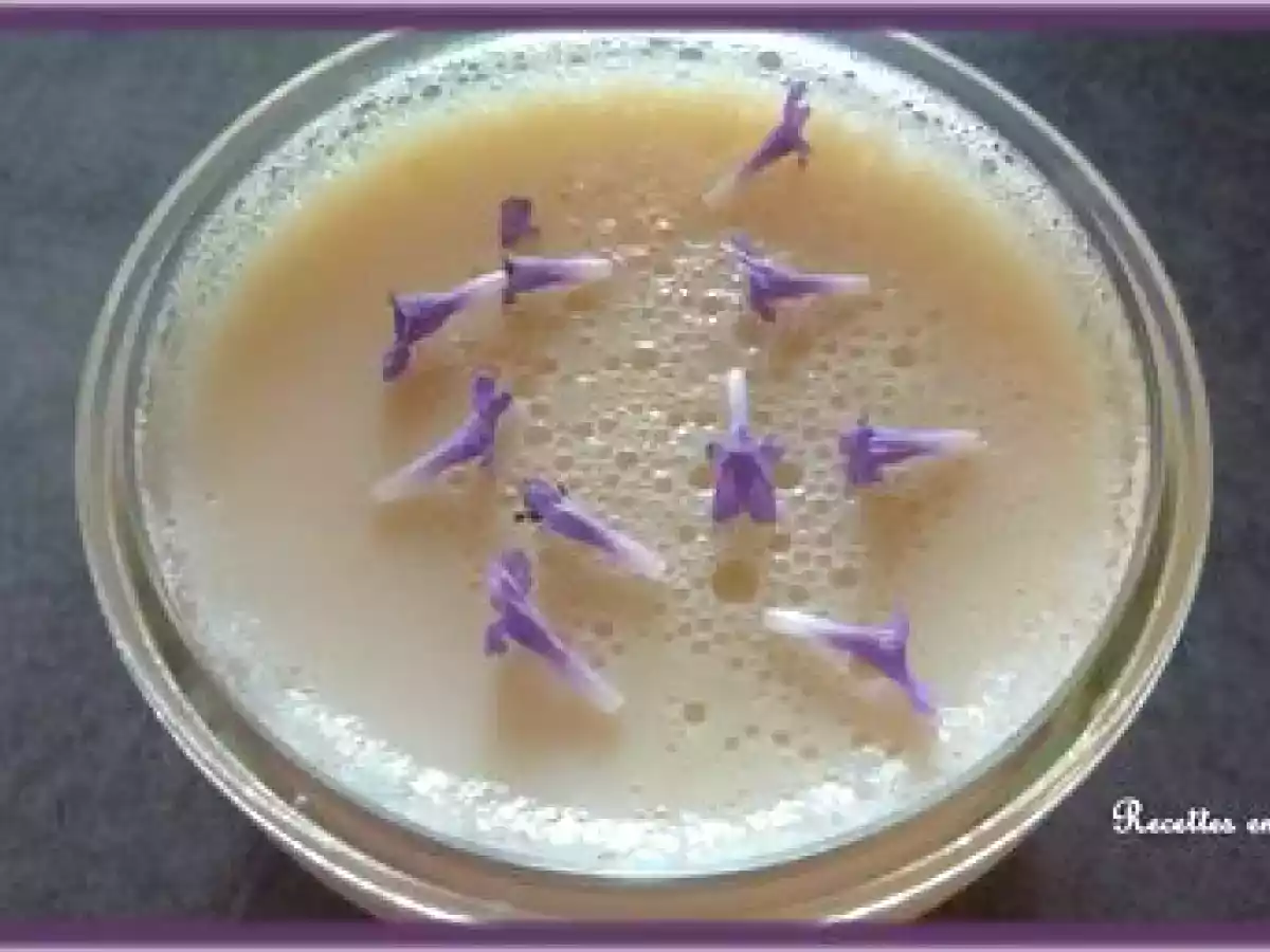 PETITS FLANS DE LAVANDE A L'AGAR AGAR
