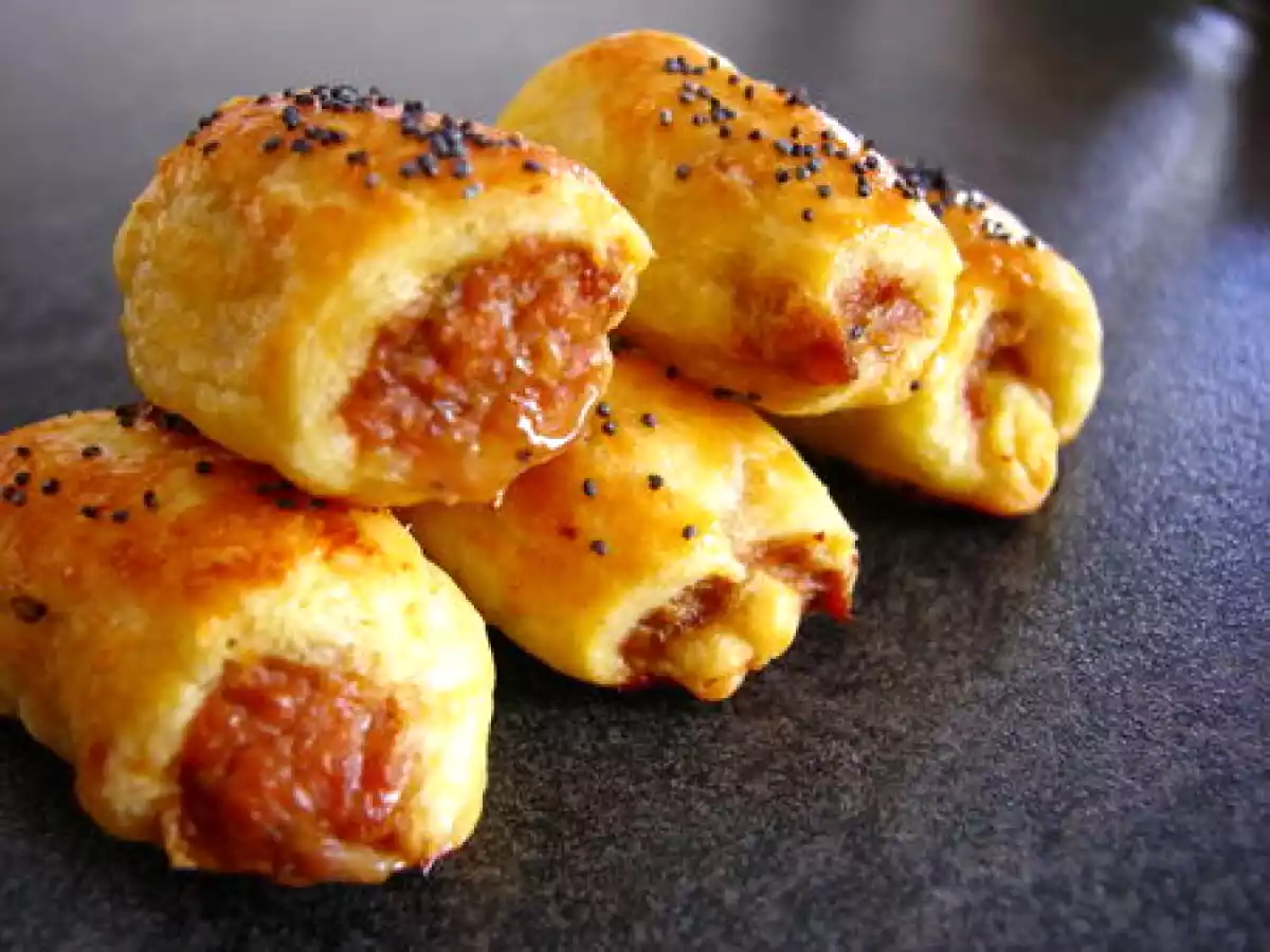 Petits friands gourmands à la viande et à la tomate