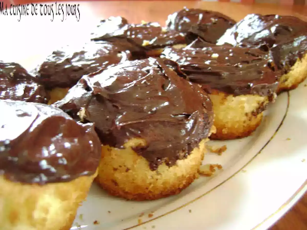 Petits gâteaux à la vanille et son glaçage au chocolat - photo 2