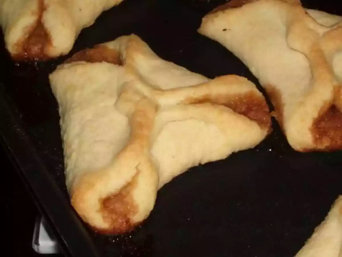 Petits gâteaux alsaciens: bonnets de moines aux figues