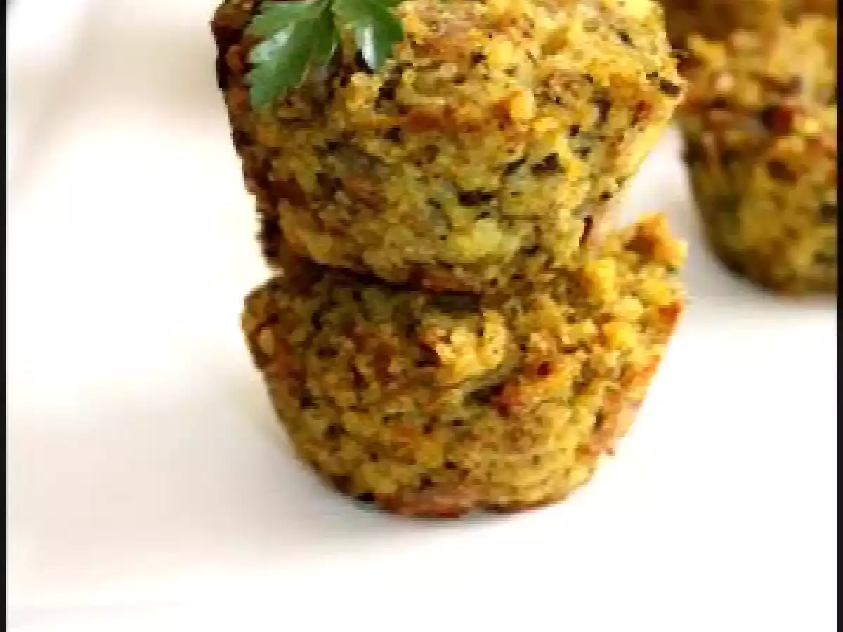 Petits gâteaux au millet et thon au beurre d'herbes