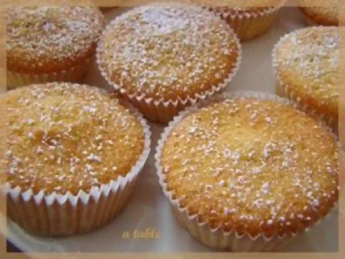 PETITS GATEAUX AUX BLANCS D'OEUFS