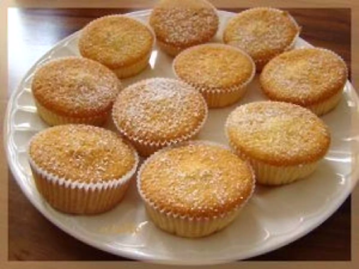 PETITS GATEAUX AUX BLANCS D'OEUFS - photo 2