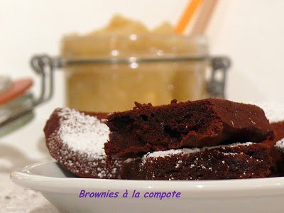 Petits Gateaux Chocolates A La Compote De Pommes Recette Ptitchef