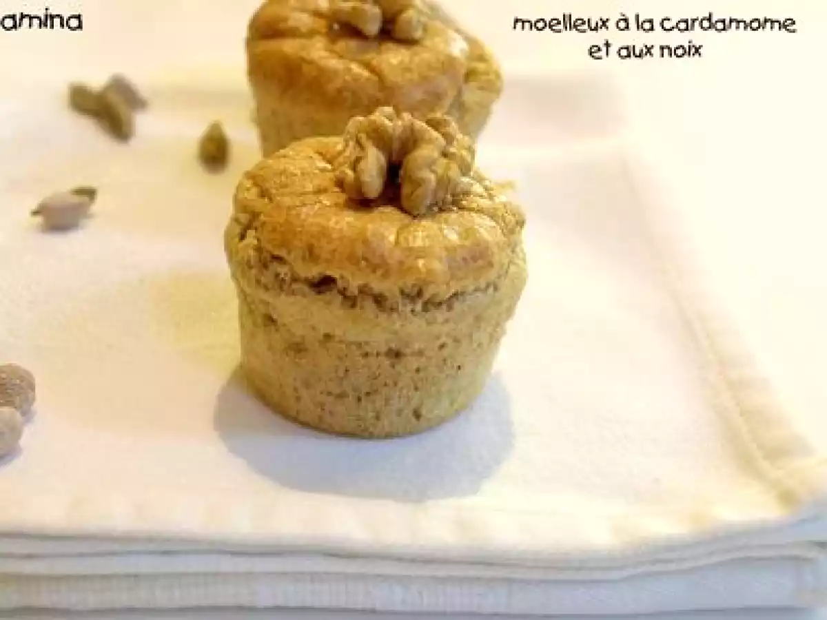 Petits gâteaux tendres à la cardamome et aux noix