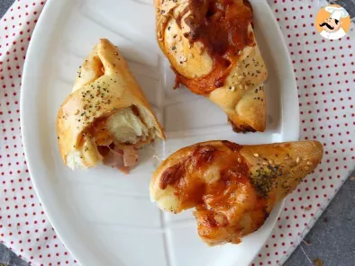 Petits pains bateaux façon pizza farcis de sauce tomate, jambon et mozzarella, photo 5