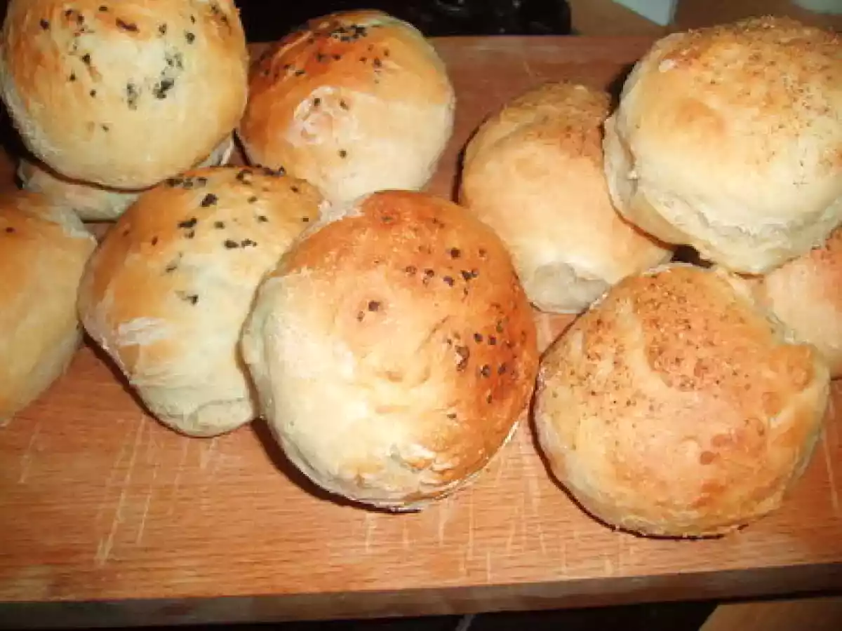 Petits pains croustillants poivre et sel