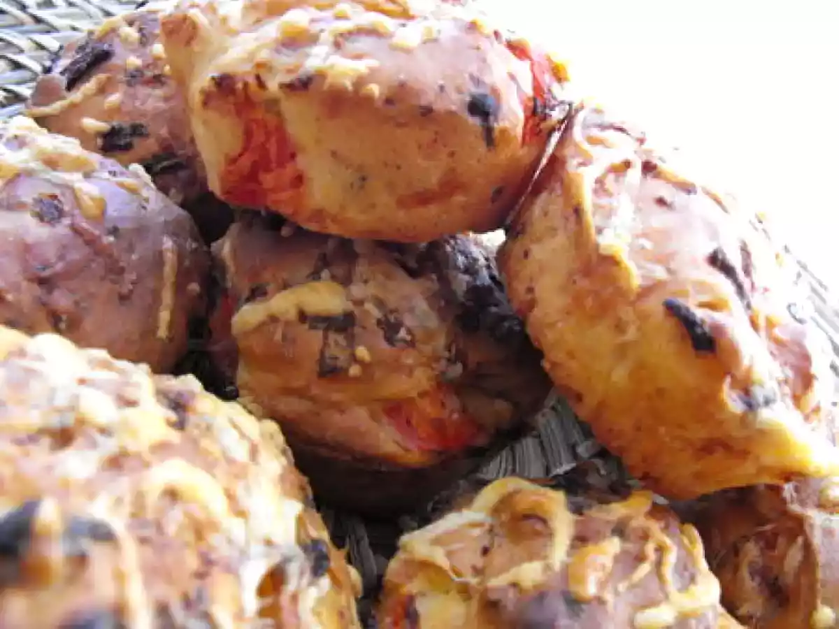 Petits pains jambon, oignons, tomate aux accents italiens