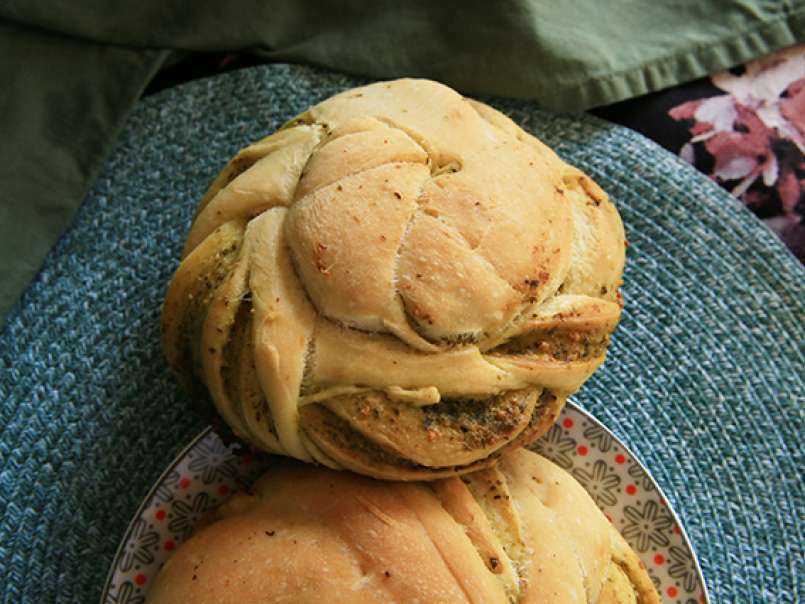Petits pains tressés au pesto vert - photo 3