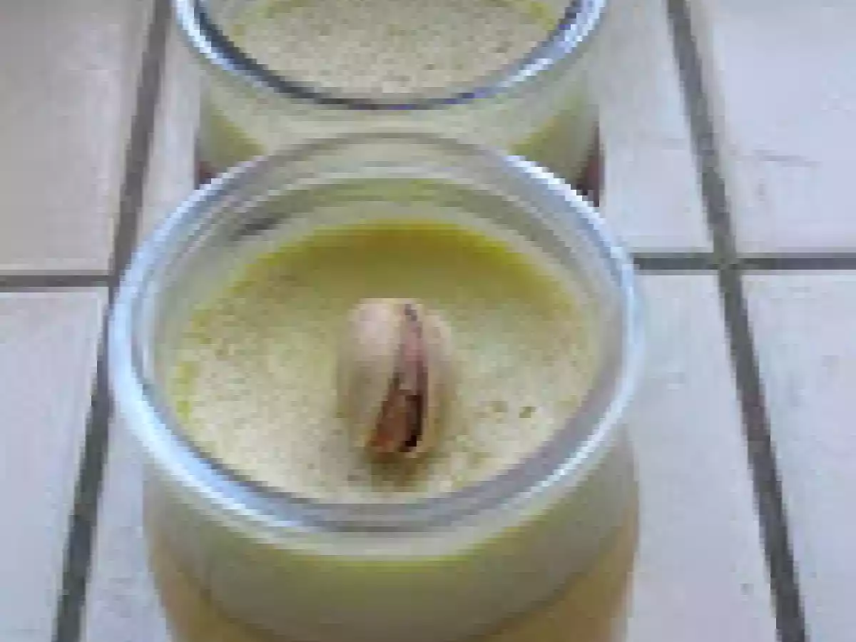 Petits pots de crème chocolat blanc pistache