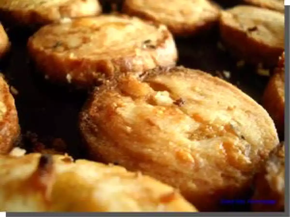 Petits Sablés au Roquefort et au Thym