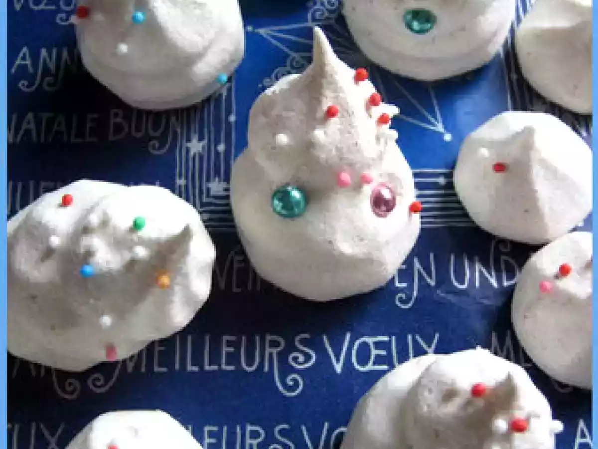Petits sapins de meringue pour décor gâteaux de Noël