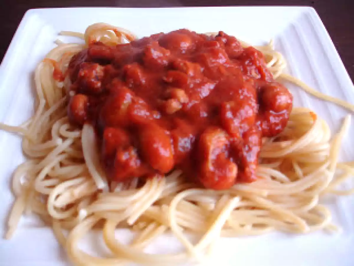 Petits supions en sauce tomate.