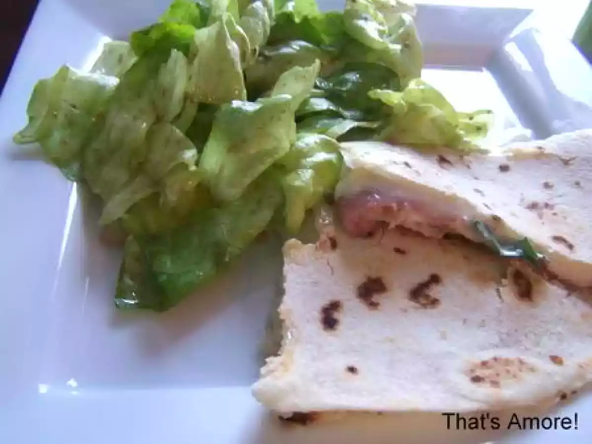 Piadina aux jambon cru et mozzarella