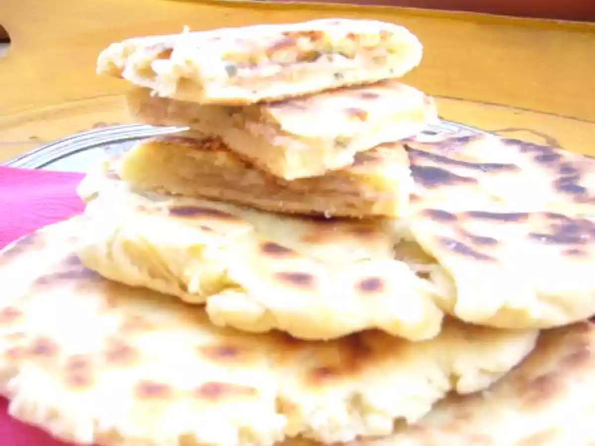 Piadinas farcies ou galettes de pain d'Emilie-Romagne