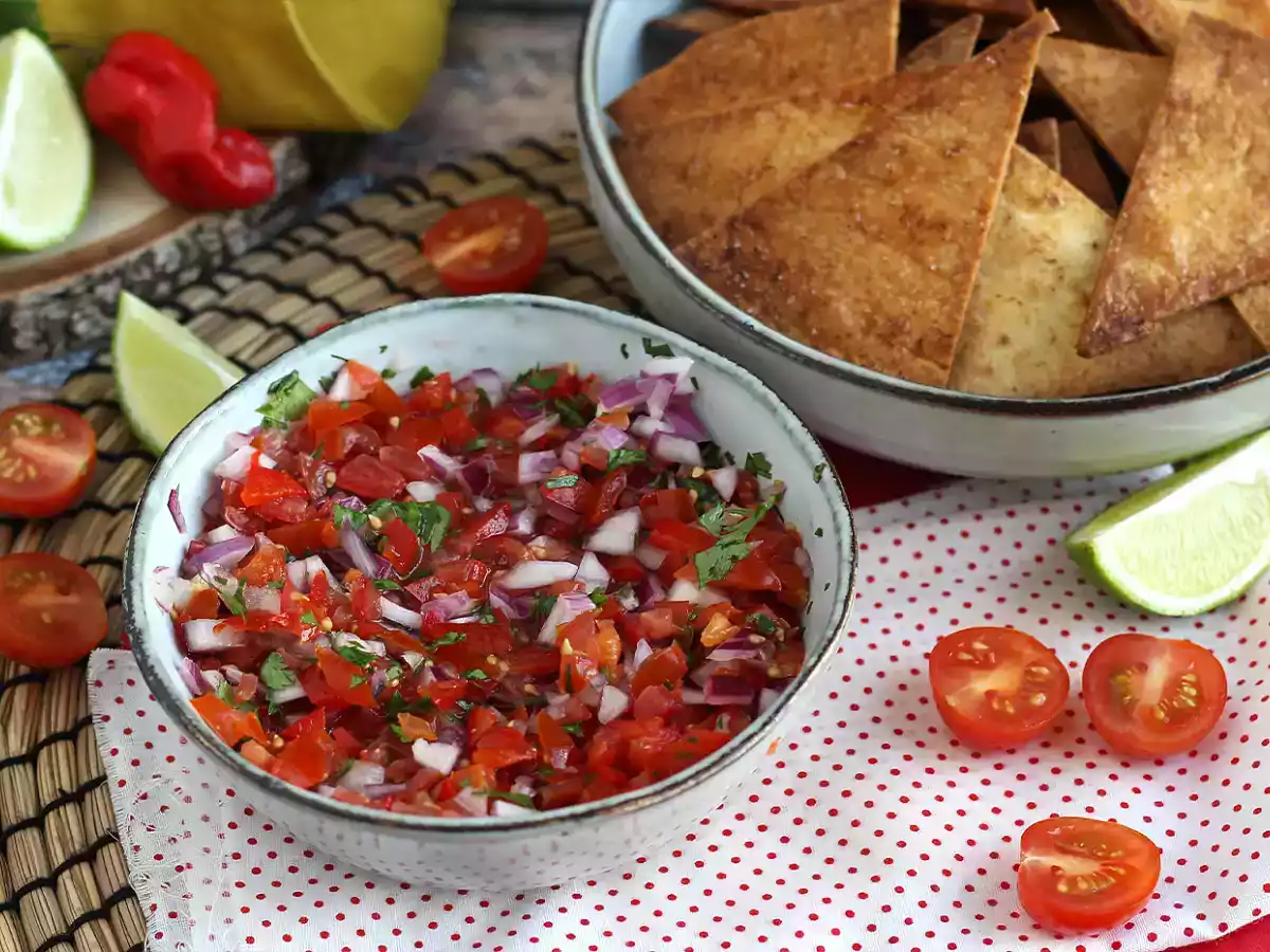 Pico de gallo et ses tortilla chips maison