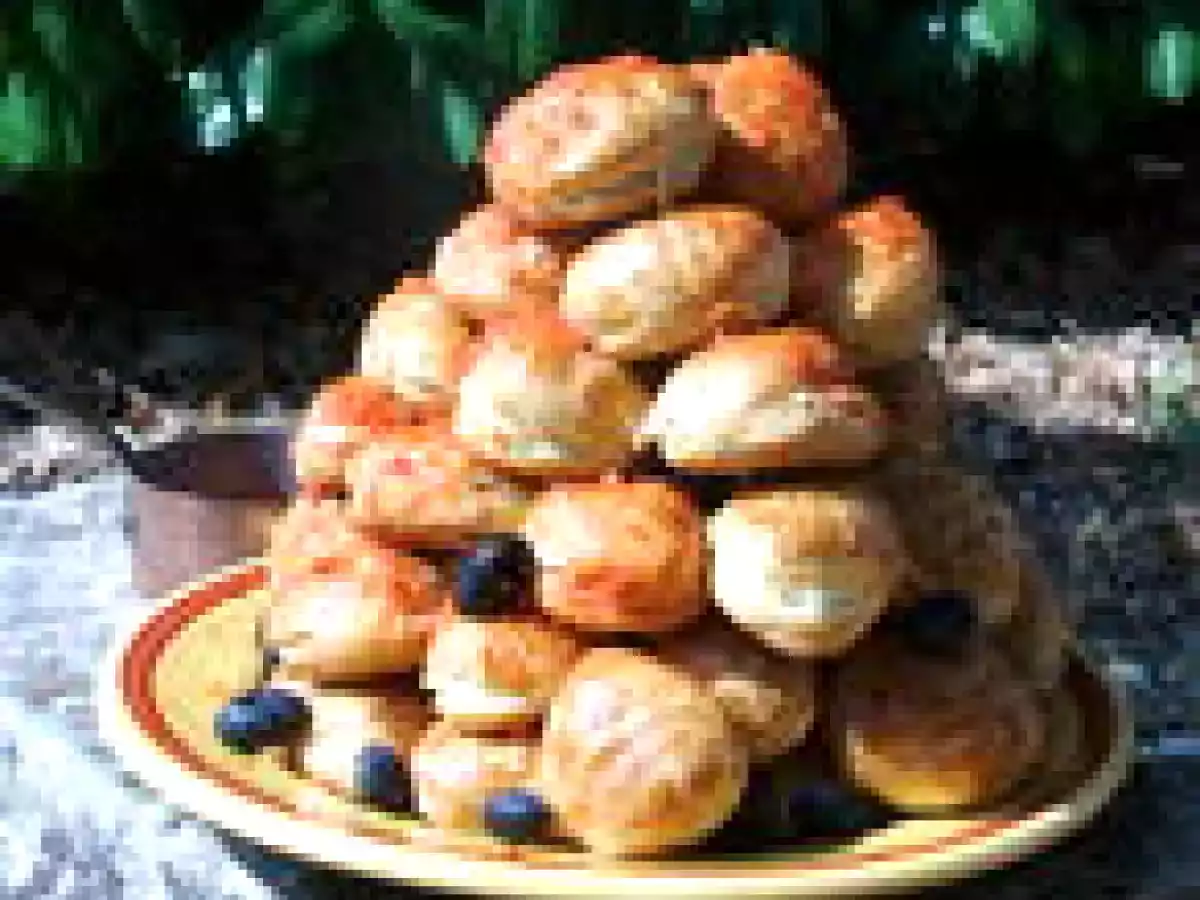 PIECE MONTEE DE PROFITEROLES A LA BRANDADE