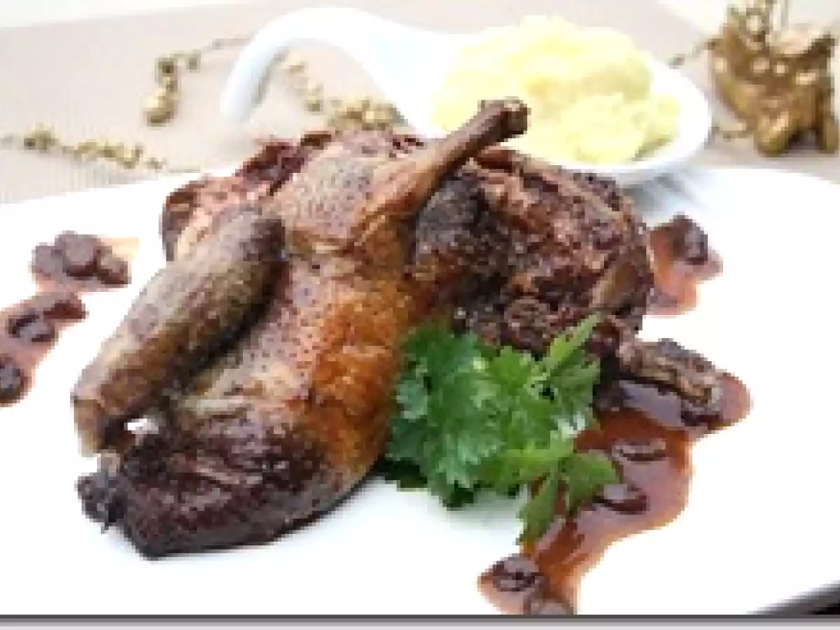 Pigeon Farci au Foie Gras et Stollen, Sauce Porto aux Raisins