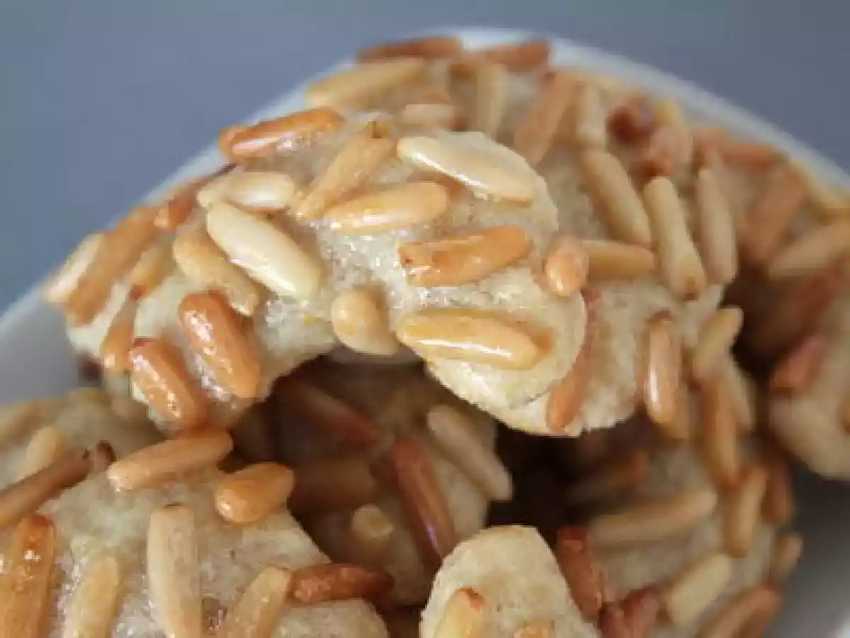 Pignolats (croissants de lunes aux pignons) - photo 3