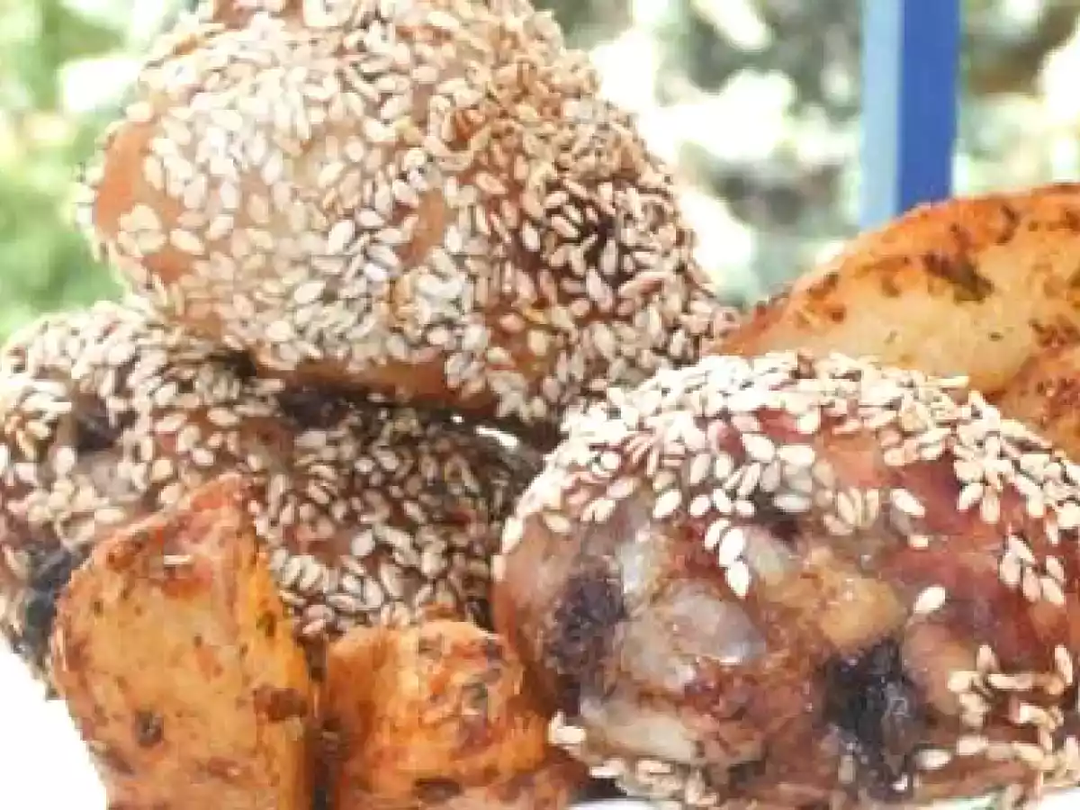 PILONS DE POULET MIELLÉS AU SÉSAME & POTATOES MAISON