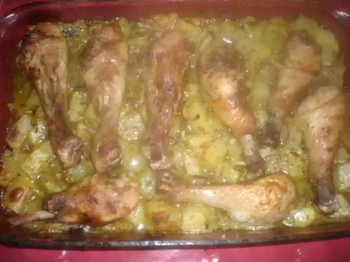 PILONS DE POULET, POMME DE TERRE/OIGNONS A LA MOUTARDE ET HERBES