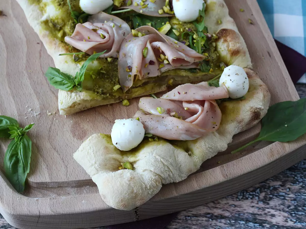 Pinsa au pesto et à la mortadelle, prête en 10 minutes! - photo 4