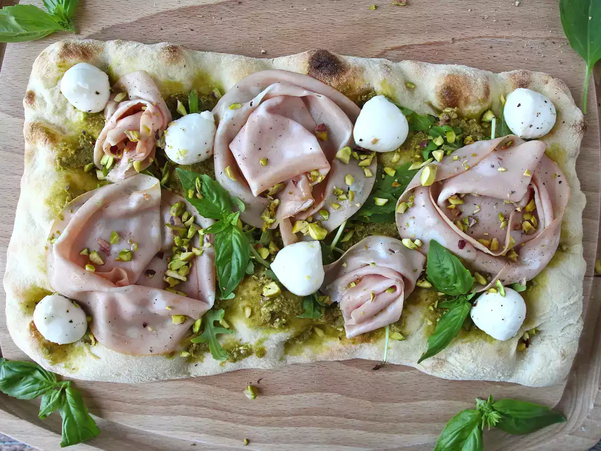 Pinsa au pesto et à la mortadelle, prête en 10 minutes! - photo 4