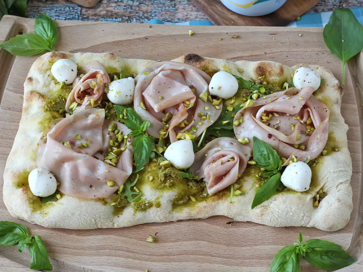 Pinsa au pesto et à la mortadelle, prête en 10 minutes! - photo 8