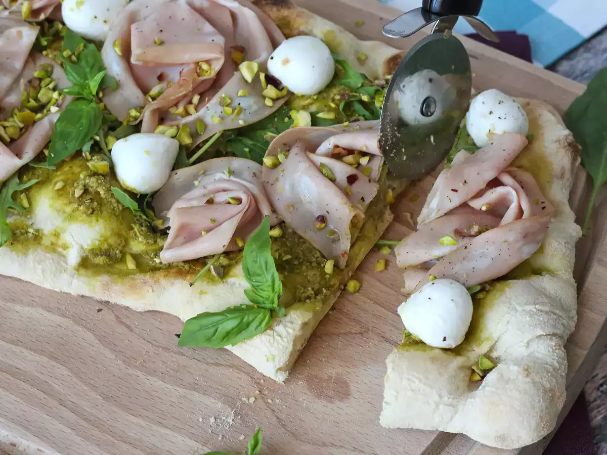 Pinsa au pesto et à la mortadelle, prête en 10 minutes! - photo 9