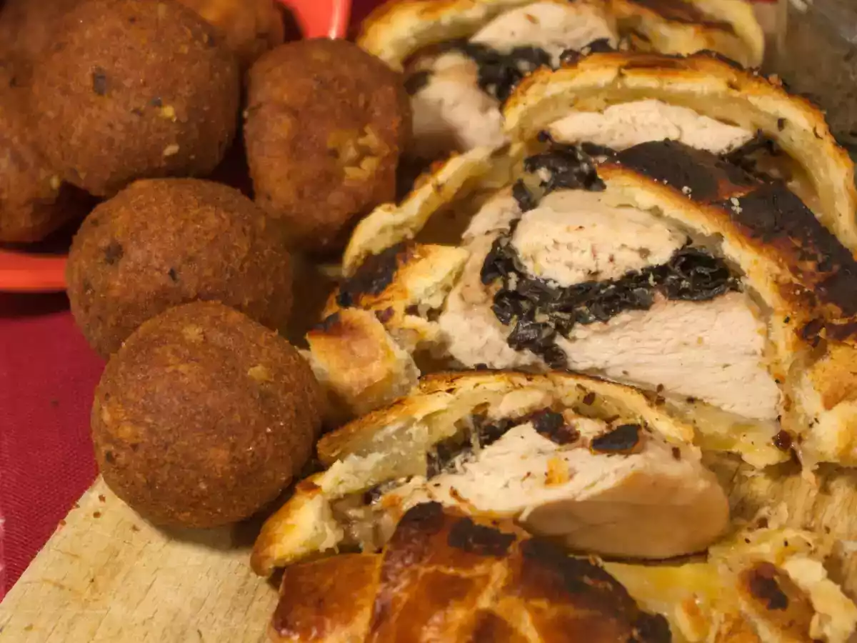 Pintade aux trompettes de la mort en croûte