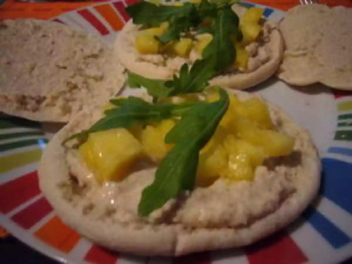 Pita poulet, curry, ananas et roquette (4 points)