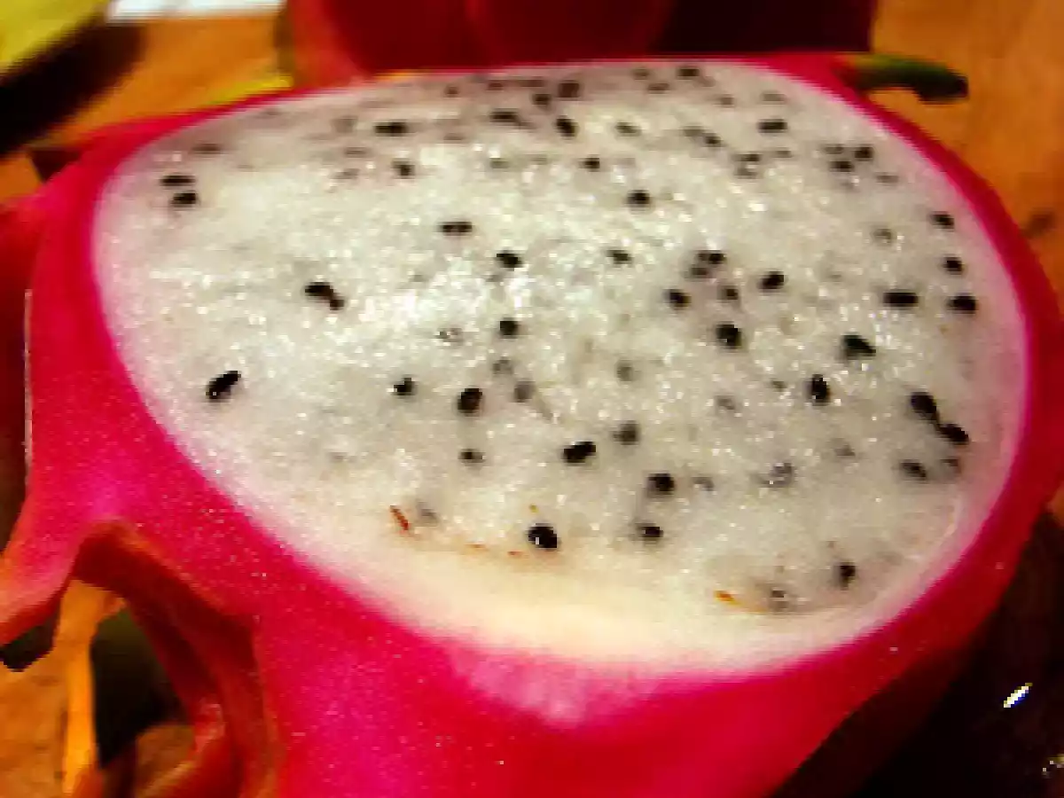 Pitahaya, mangues, fruits de la passion, salade de fruits haute en couleurs et en craquant - photo 3