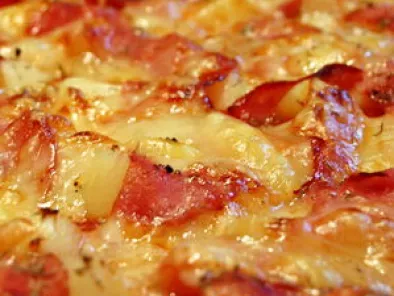Pizza ananas-bacon-comté