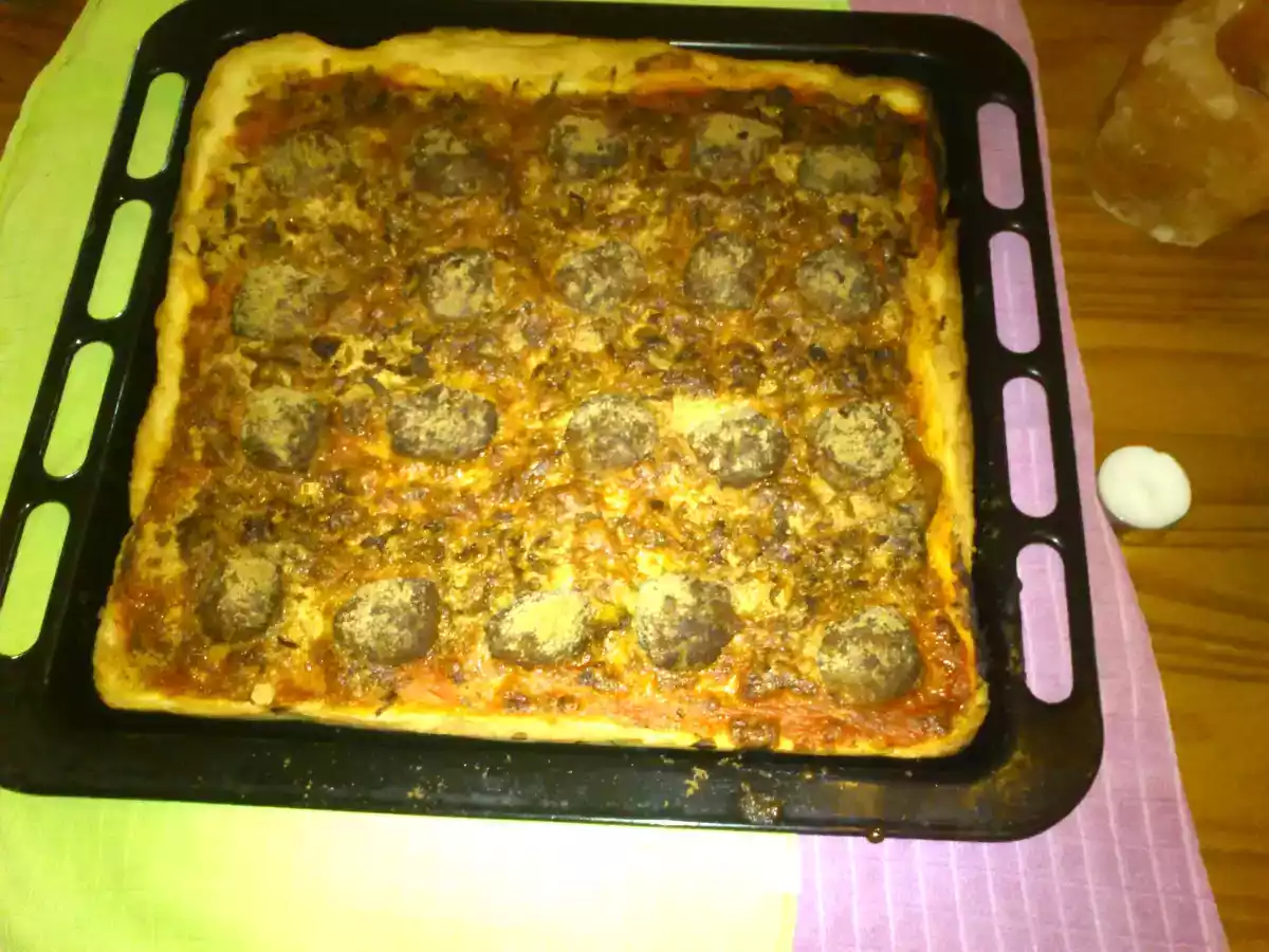 Pizza au boulette de viande