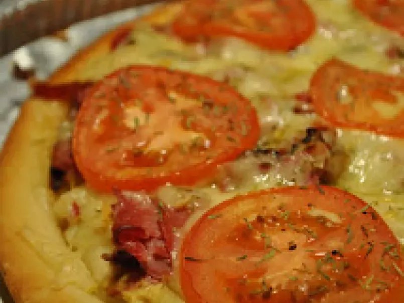 Pizza au smoked meat et moutarde de dijon et sa salade de cornichons! - photo 3