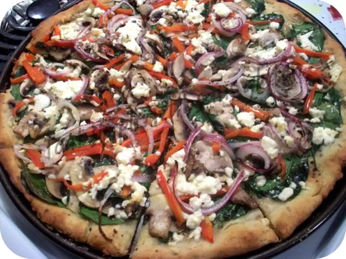 Pizza aux poivrons, oignons rouges et fromage de chèvre SANS GLUTEN