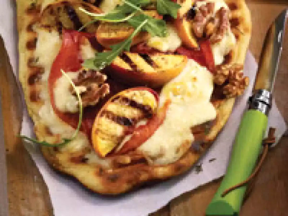 Pizza Barcecue aux pêches et prosciutto