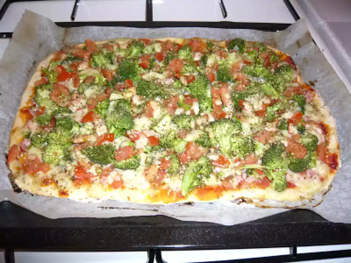 Pizza jambon brocoli