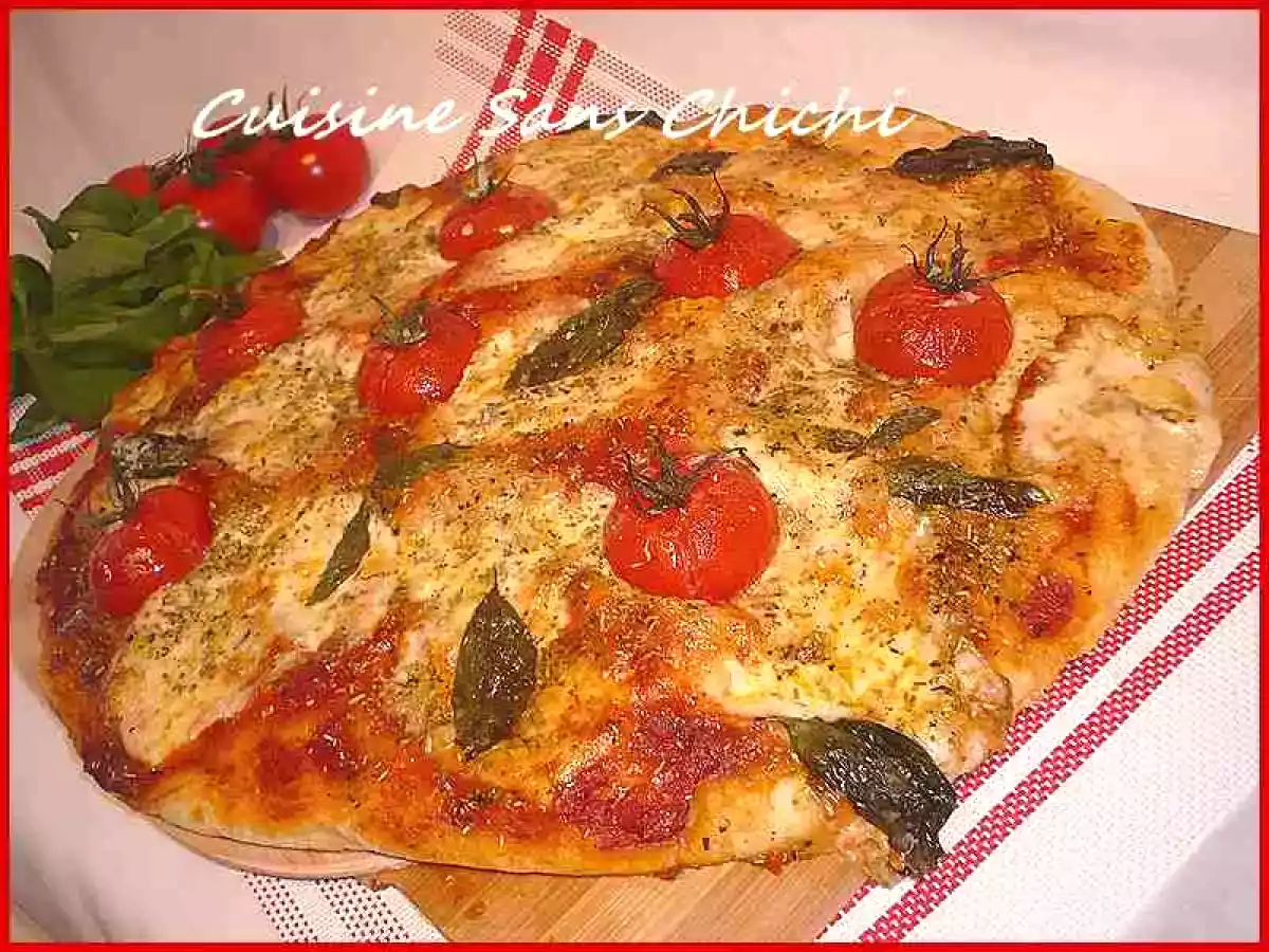 Pizza tomate, mozzarella, basilic.