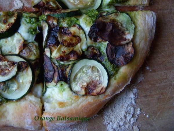 Pizza verte courgettes et PPP (pesto de persil plat & pistaches)