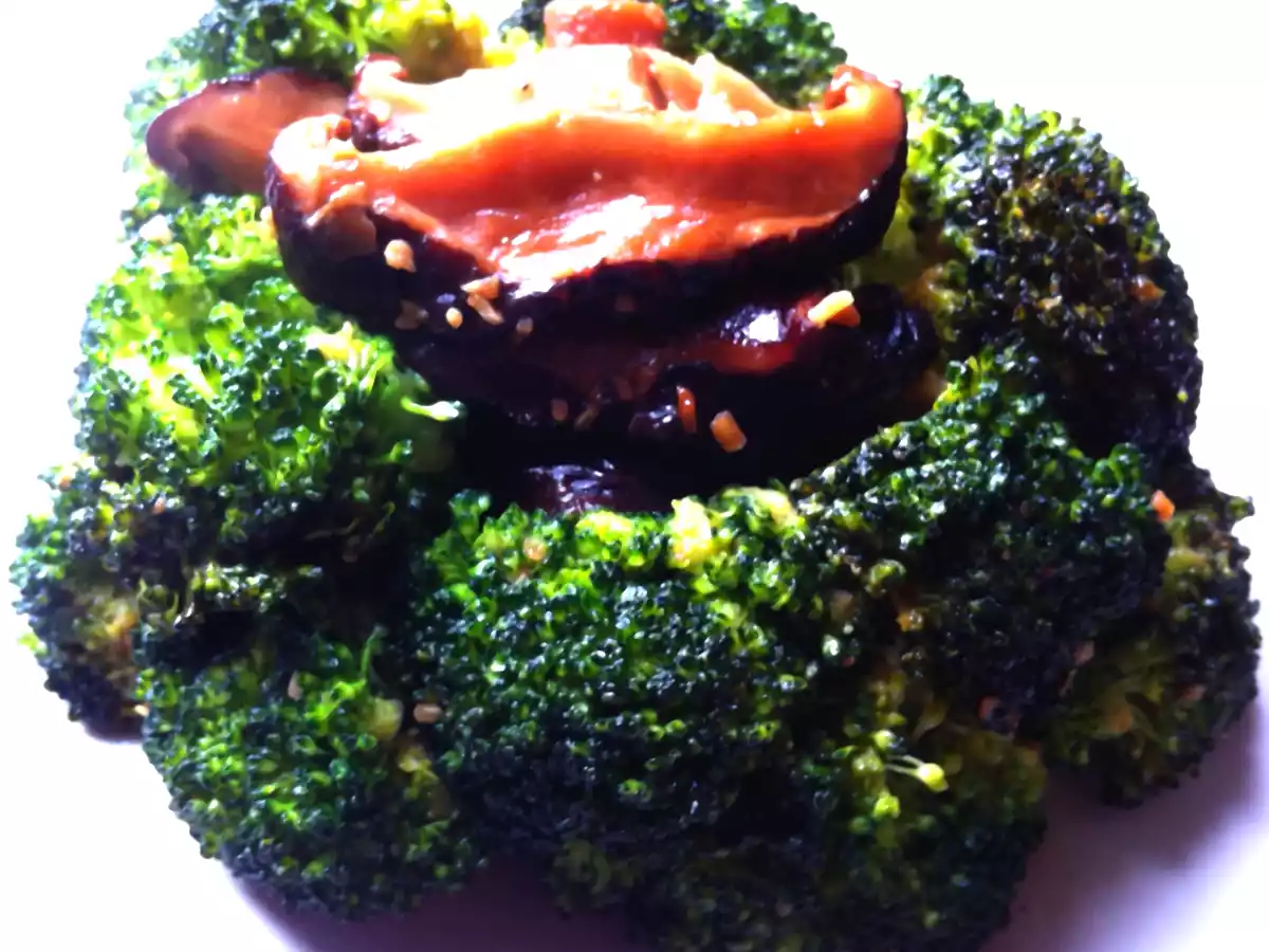 Poêlée de brocolis et Shiitakés à la sauce huître