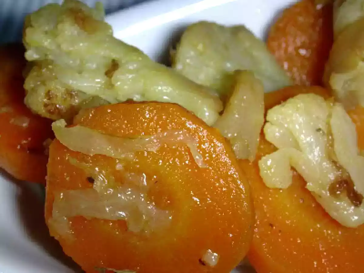 Poêlée de légumes d?hiver (chou-fleur, carotte, oignon) - photo 2