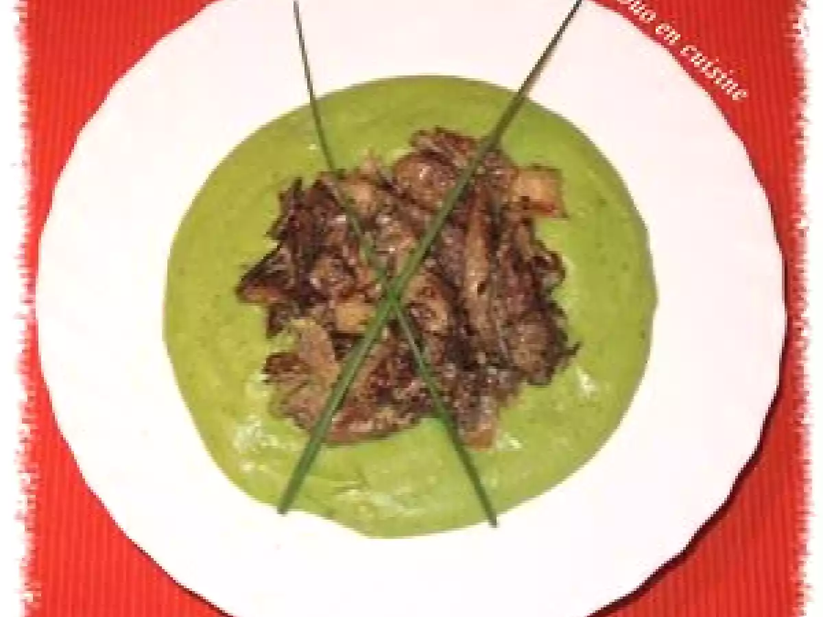 Poêlée de pleurotes et son lit de mousseline de petits pois